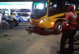 Ônibus escolar colide com motocicleta em Coruripe