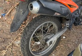 Moto roubada por grupo armado é encontrada é devolvida ao dono, em Maceió