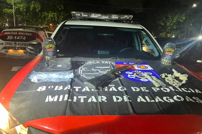 Força Tática do 8º BPM prende três homens com drogas e arma em Rio Largo