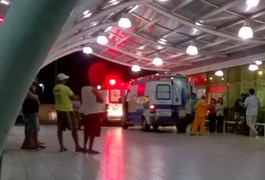 Bandidos assassinam três homens em praça e atiram em outros dois no interior da Paraíba