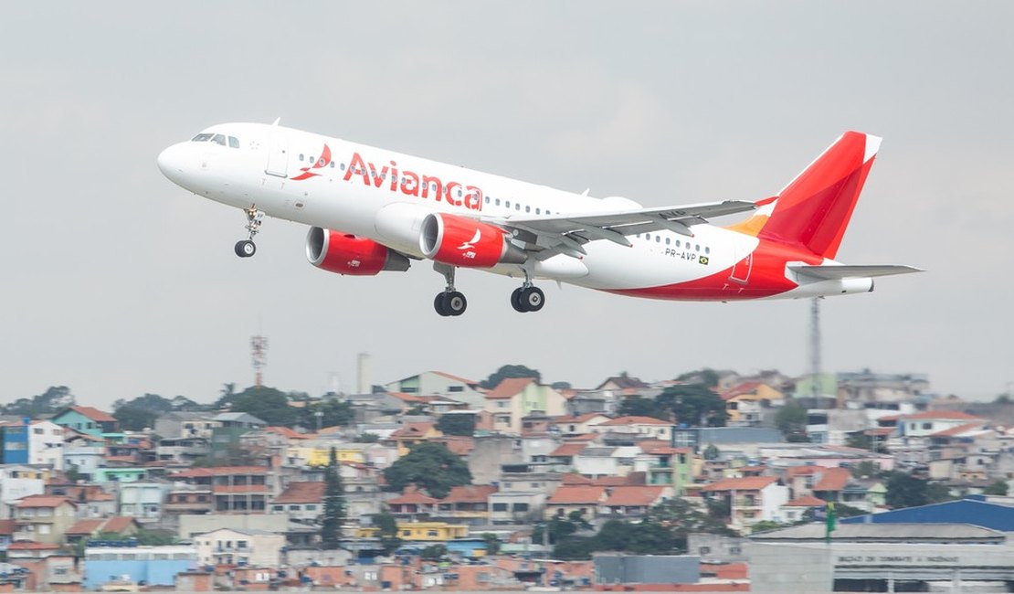 Avianca cancela 16 voos que sairiam ou chegariam a Maceió na segunda e na terça