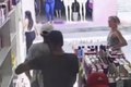 Ação rápida da Ronda do Bairro prende dois suspeitos após roubo de perfumes em Arapiraca