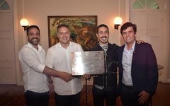 Carlinhos Maia recebe título de 'Imperador do Turismo em Alagoas'