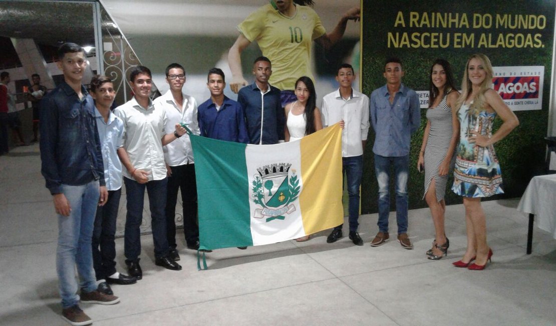 Atletas arapiraquenses recebem Prêmio Melhores do Ano