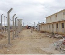 Comitiva da Ufal visita obras do presídio em Craíbas