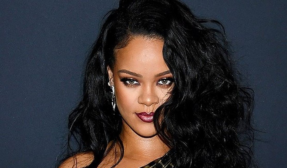 Cantora Rihanna quer comer cuscuz, macaxeira frita e caldo de siri durante passagem pelo Brasil
