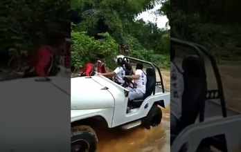 Veículo é arrastado por correnteza em rio na cidade de Palmeira dos Índios