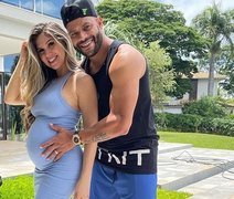 Hulk celebra crescimento de Zaya na barriga da esposa, Camila Ângelo