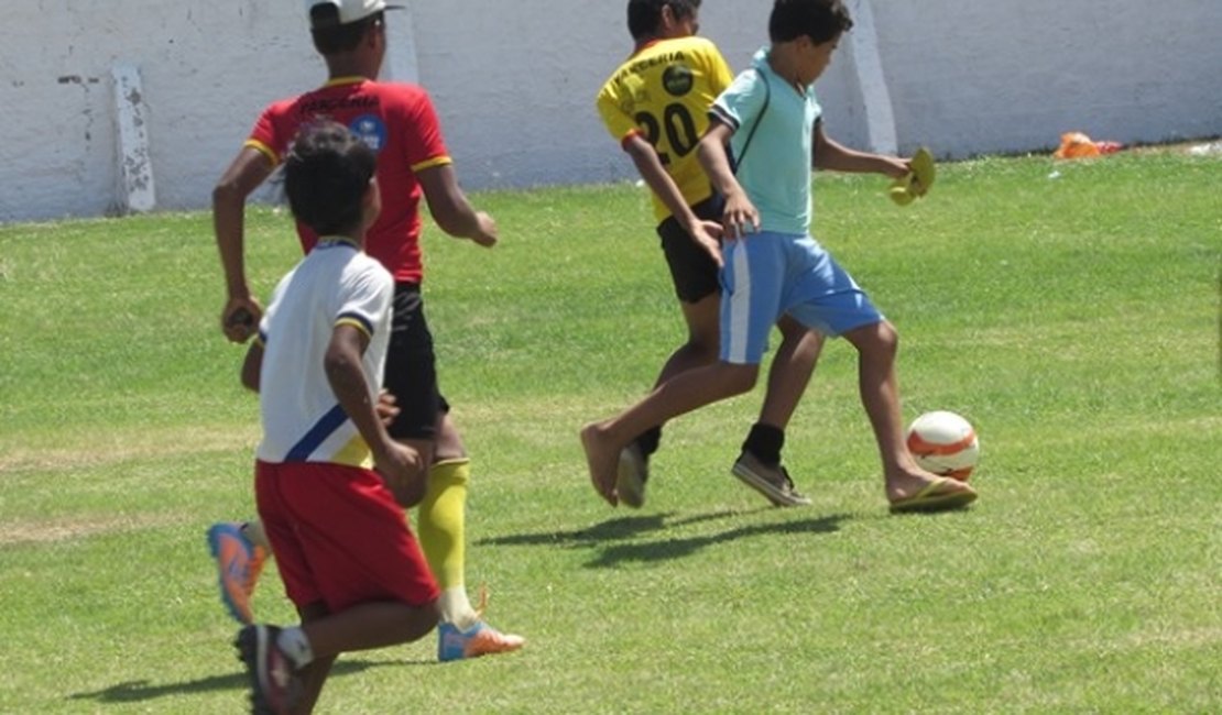 Moradores de São Sebastião recebem atividades esportivas e de lazer