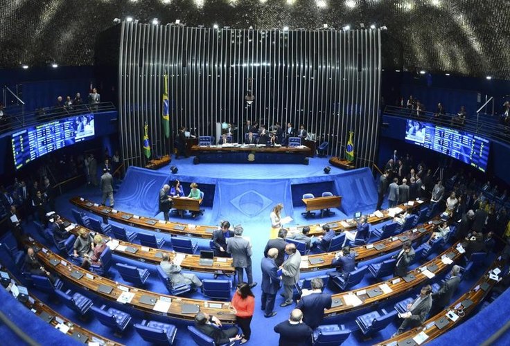 Senado aprova projeto que regulamenta supersalários do funcionalismo