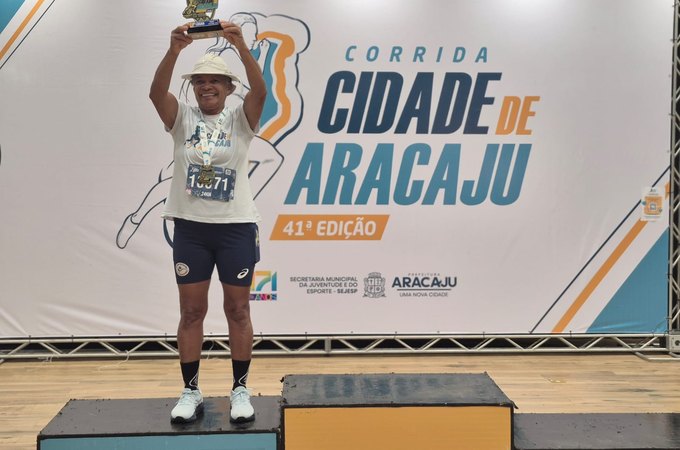 Maratonista Carminha vence em 2º lugar a 41ª edição da Corrida Cidade de Aracaju