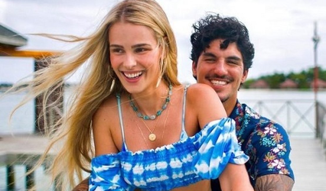Casamento de Medina e Yasmin gera crise com os pais do surfista, diz site