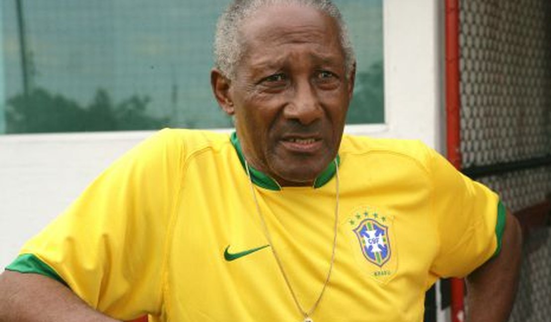 Morre Djalma Santos, o maior lateral-direito do mundo