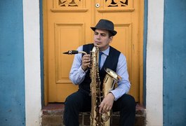 Seresteiros e Spok Frevo Orquestra fazem a alegria dos foliões do 17º Baile da Pitanguinha