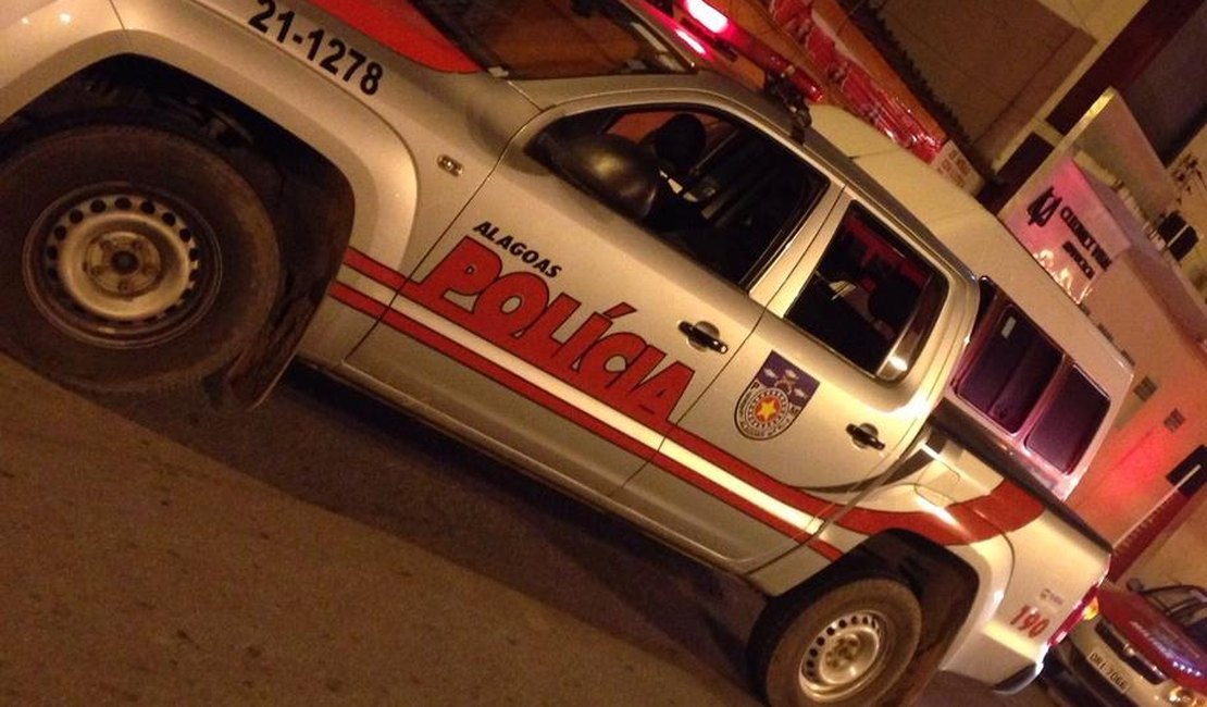 Assaltantes roubam estabelecimento, atiram em proprietário e fogem em Arapiraca