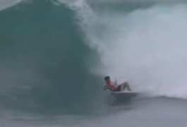 Medina completa floater incrível no WQS de Sunset; veja o vídeo