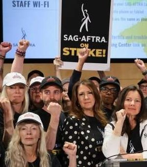 Atores de Hollywood entram em greve após fracasso em negociações com estúdios