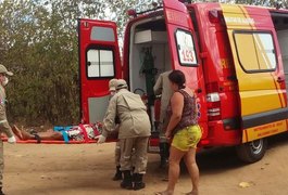 Criminosos fazem emboscada para assassinar filho e acabam ferindo a mãe em Palmeira dos Índios