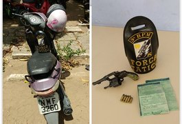 Força Tática apreende revólver e recupera moto roubada em Arapiraca