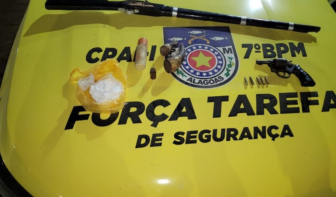 Vizinho armado pula muro e mostra genitais para pessoa com deficiência no interior de Alagoas