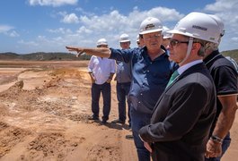 Governador Fábio Bitencourt visita obras do aeroporto de Maragogi