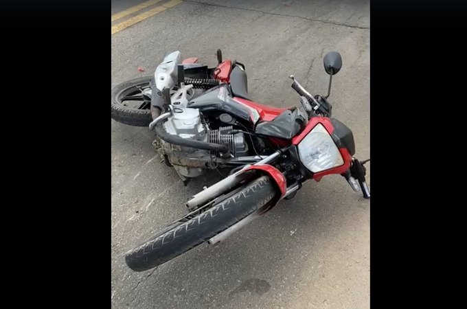 Dois homens ficam feridos após moto colidir em mureta de proteção de rodovia, em Craíbas