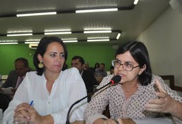 Gilvania Barros solicita criação de espaço de poesia e recital no Bosque das Arapiracas