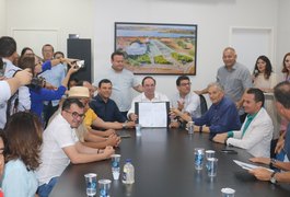 Luciano Barbosa assina Ordem de Serviço para a construção do Centro Novo de Arapiraca; assista