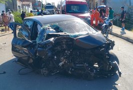 Motorista de carro atropela mulher e ambas ficam feridas em Penedo