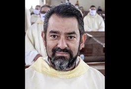 Padre é afastado após mulher invadir paróquia e se declarar para ele