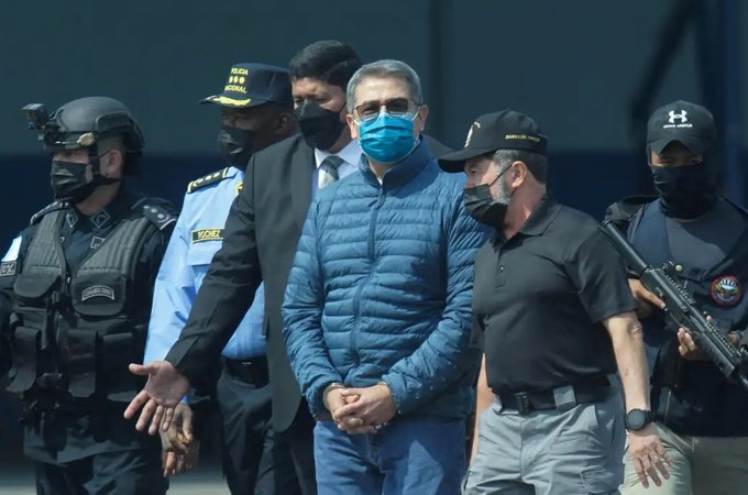 Ex-presidente hondurenho é libertado nos EUA após perdão de Trump