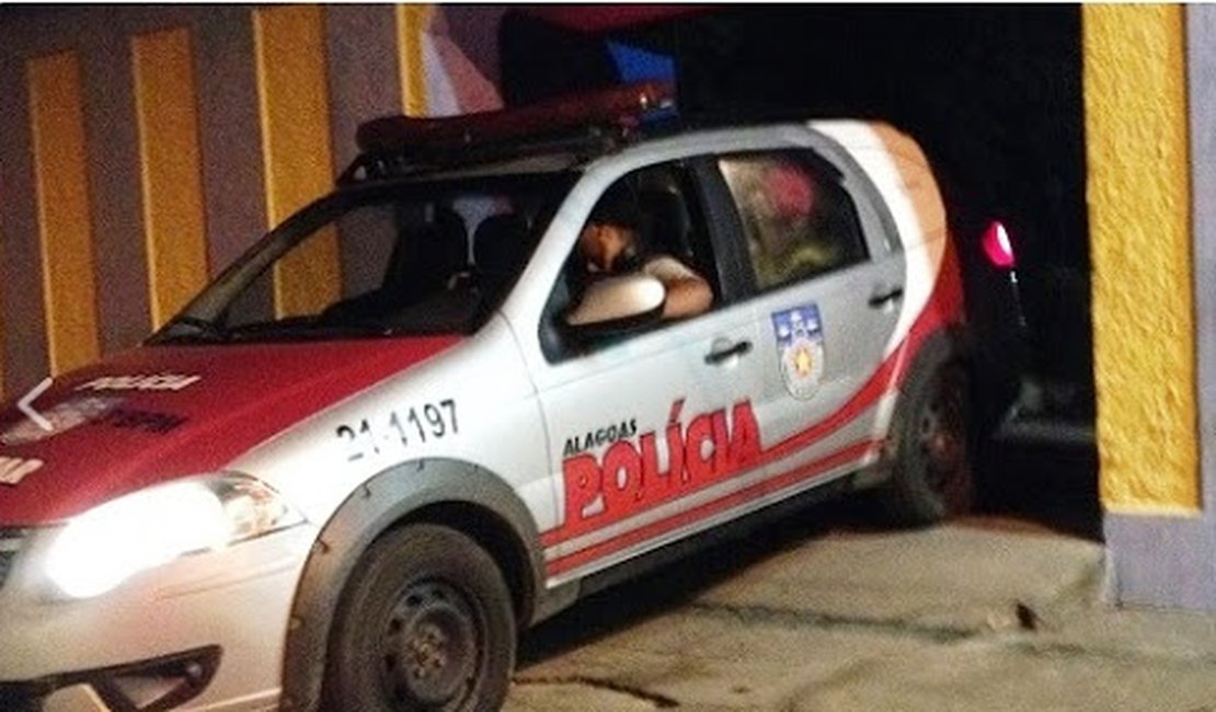Dupla rouba moto e atira contra PM durante fuga em Arapiraca