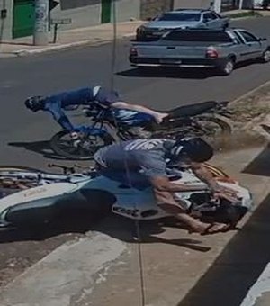 Vídeo. Homem morre após não conseguir frear em cruzamento e colidir contra muro, em Campo Grande