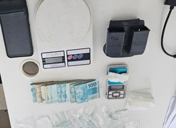 Polícia Militar deflagra Operação Bastida e apreende droga e R$ 11 mil em Penedo
