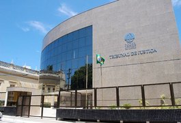﻿Mulher vai a júri acusada de matar homem que teria denunciado tráfico