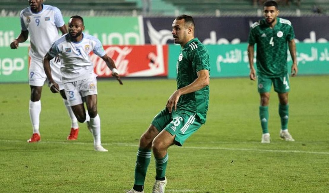 Jogador da Argélia morre um dia após marcar pela seleção em amistoso