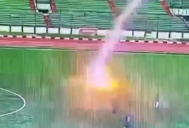 jogador de futebol morre após ser atingido por raio em campo de futebol