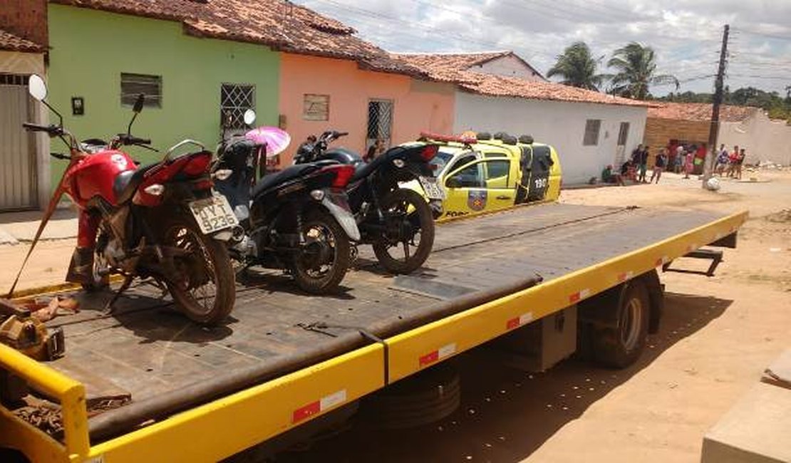 Três motocicletas roubadas são encontradas em residência no bairro Primavera, em Arapiraca