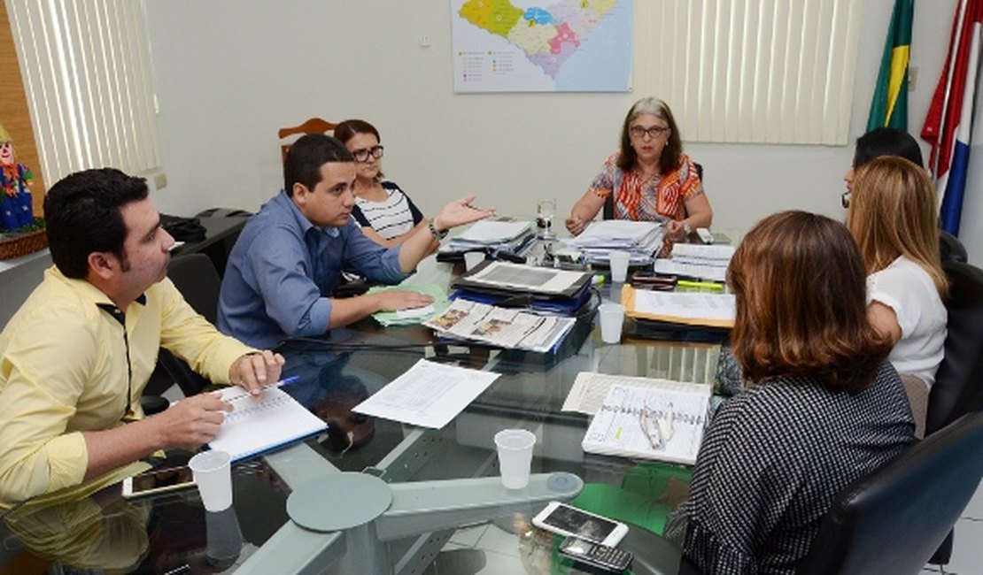 Secretária do Estado da Saúde acerta detalhes da reforma do Hemoar, em Arapiraca