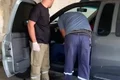 Corpo de empresário achado dentro de carro é levado para Serviço de Verificação de Óbito, em Maceió