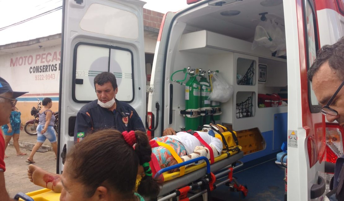 Homem fica ferido após colisão entre carro e moto no bairro Primavera, em Arapiraca