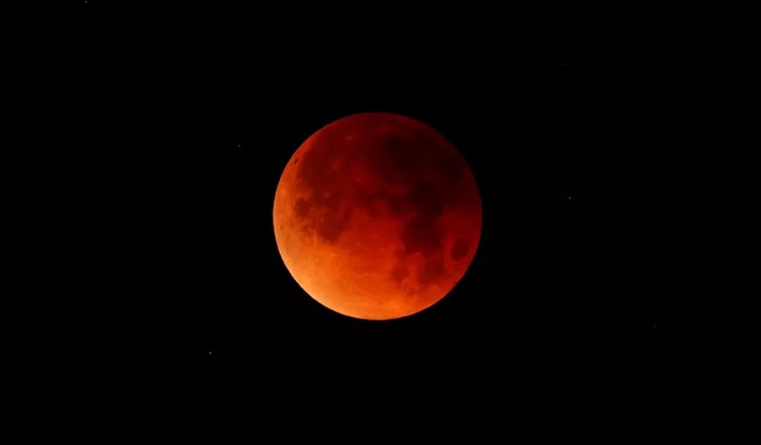 Eclipse total da Lua pode ser visto de Alagoas no domingo; saiba como acompanhar