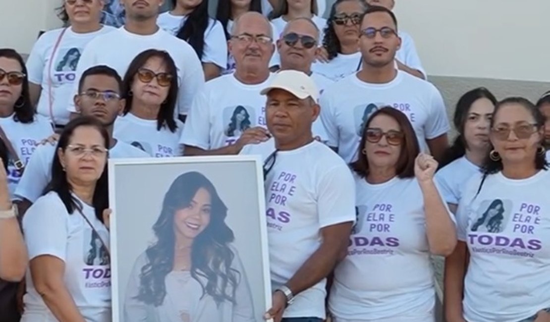 Passeata em Penedo pede justiça pelo assassinato da enfermeira Ana Beatriz Cavalcante