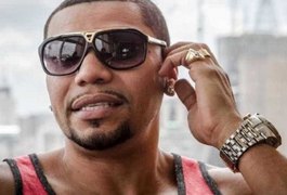 Naldo Benny é zoado por comediante e se irrita: 'Isso que negro enfrenta'