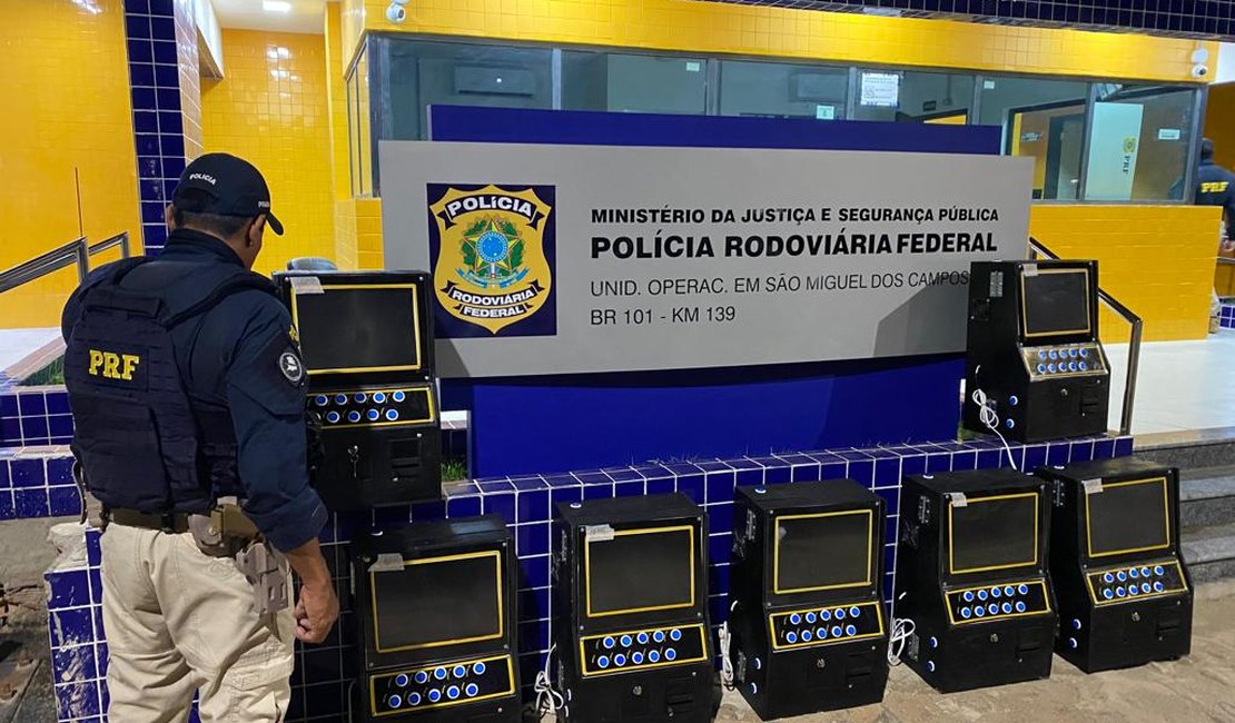 Sete máquinas caça-níqueis são apreendidas na BR-101, em São Miguel dos Campos