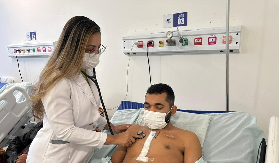 Após 2 anos com infecção, paciente faz cirurgia cardíaca e celebra recuperação no Hospital do Coração Alagoano