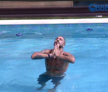 Após quase 12 horas de prova, Fernando é o novo líder do 'BBB15'
