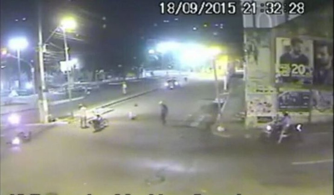 [VÍDEO]Câmeras flagram capotamento durante perseguição policial em Maceió