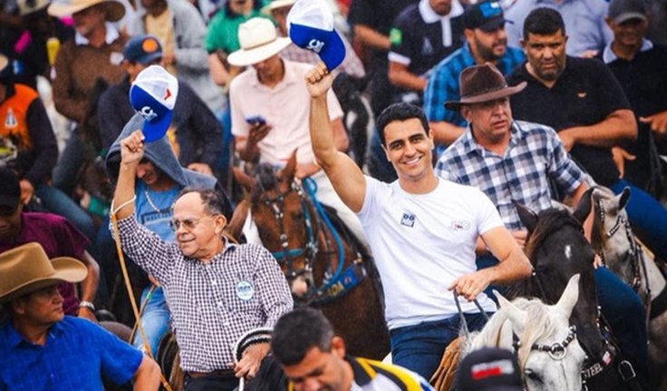 Gilvan Barros celebra o Casamento do Matuto em Girau do Ponciano e estreita ainda mais os laços com seus conterrâneos ao lado de JHC