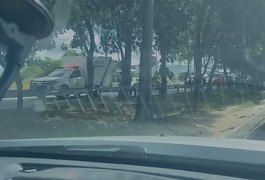 Acidente entre carro e moto deixa jovem de 20 anos morto